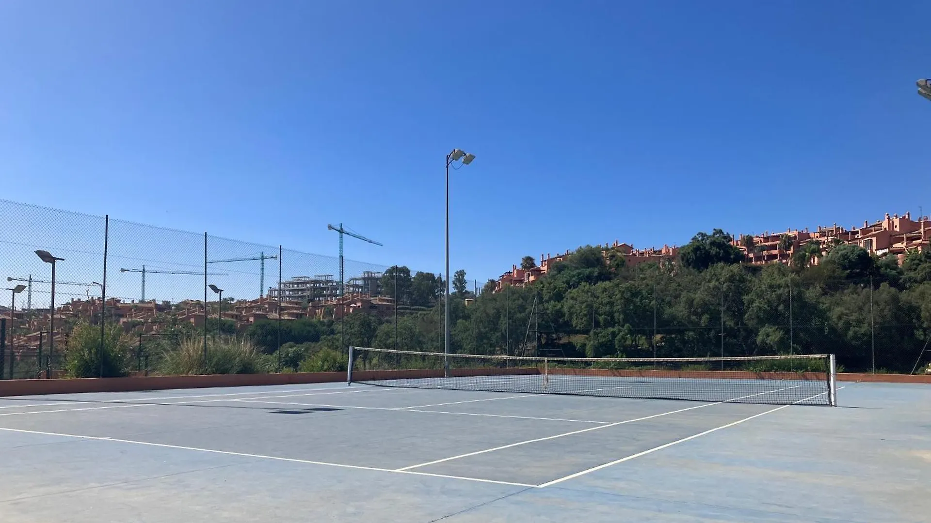 Apartment Socrates Holiday Rental, La Mairena - El Soto Golf Club Free Padel Gym Tennis & Golf Ojen Spain